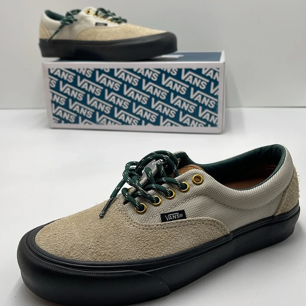 Vans Men’s Era VIt Lx
Hiker Bone White
VN0A4BNHBWQ
Sneakers - Picture 1 of 16